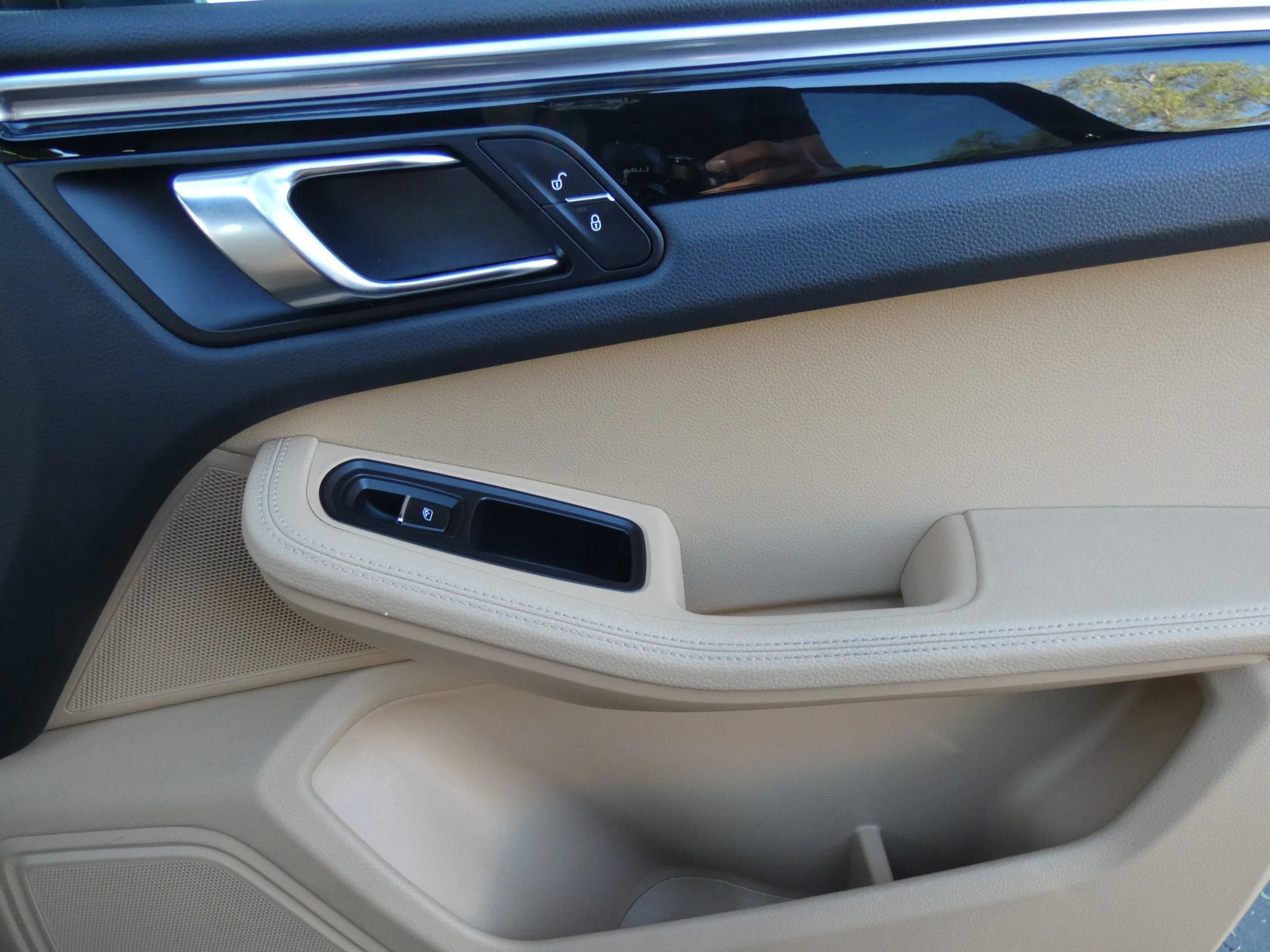 Used 2018 Porsche Macan Sport Edition image 31