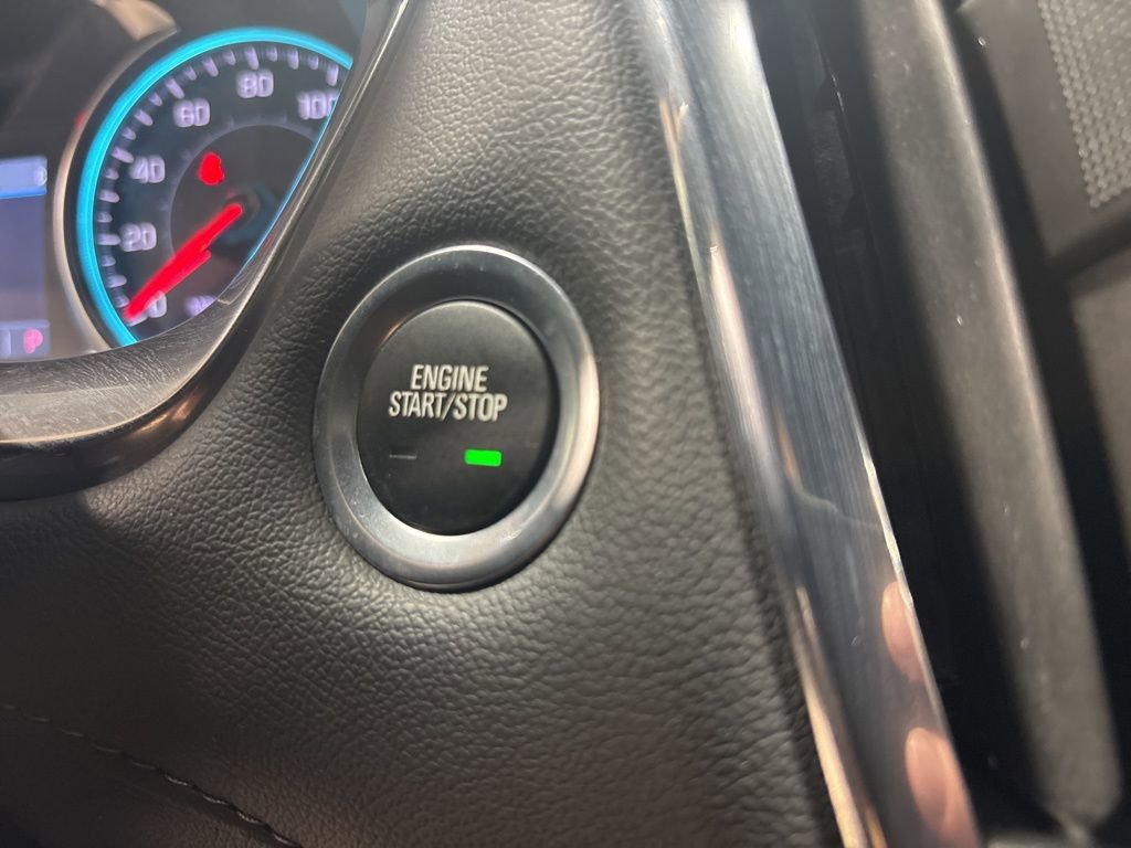 Used 2023 Chevrolet Traverse LT image 25