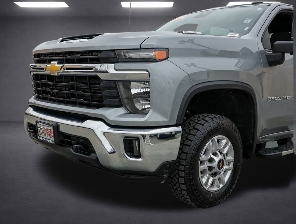 Used 2025 Chevrolet Silverado 2500 LT w/ Convenience Package image 10