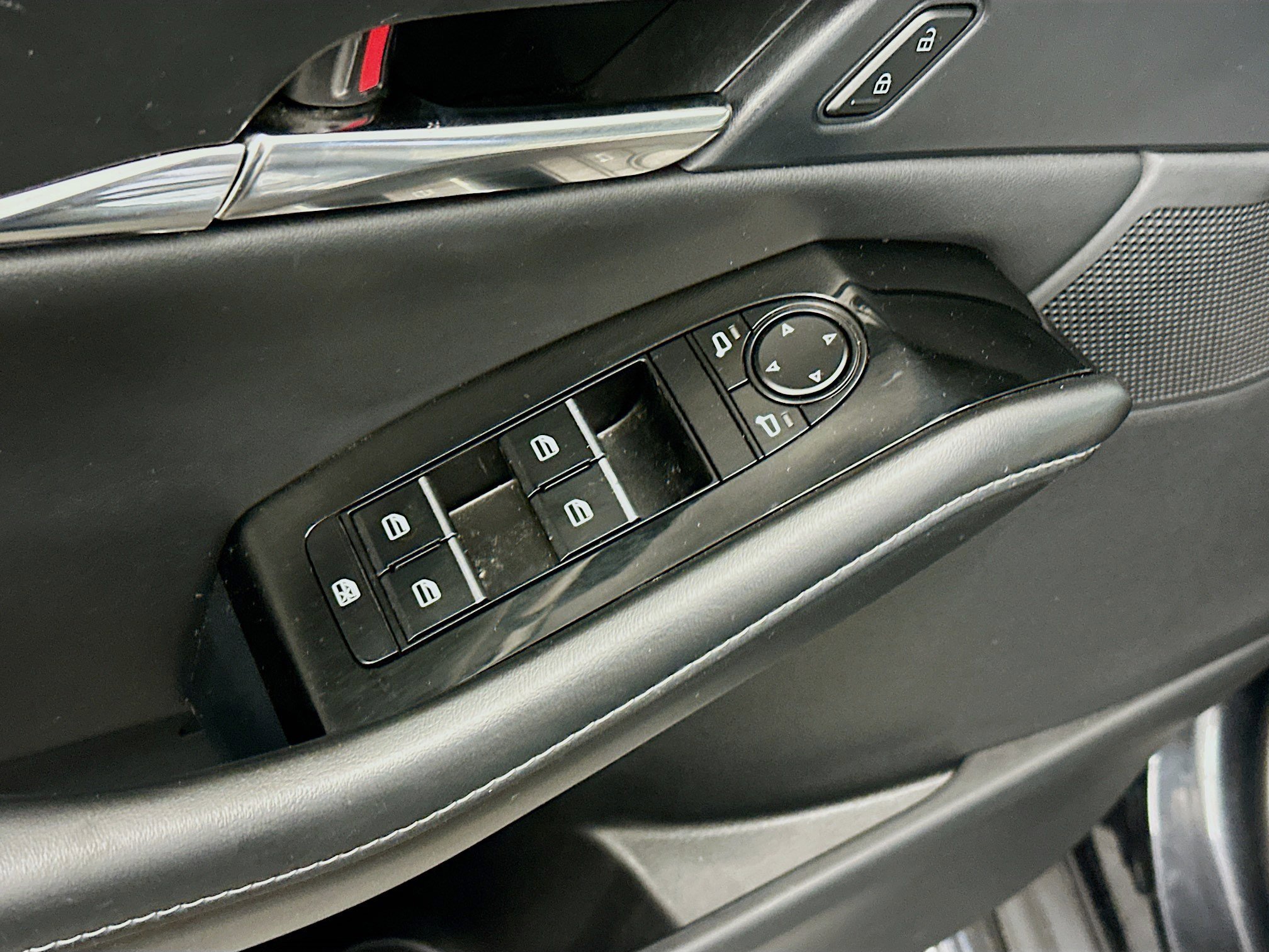 Used 2025 MAZDA CX-30 AWD 2.5 S w/ Preferred Package image 15