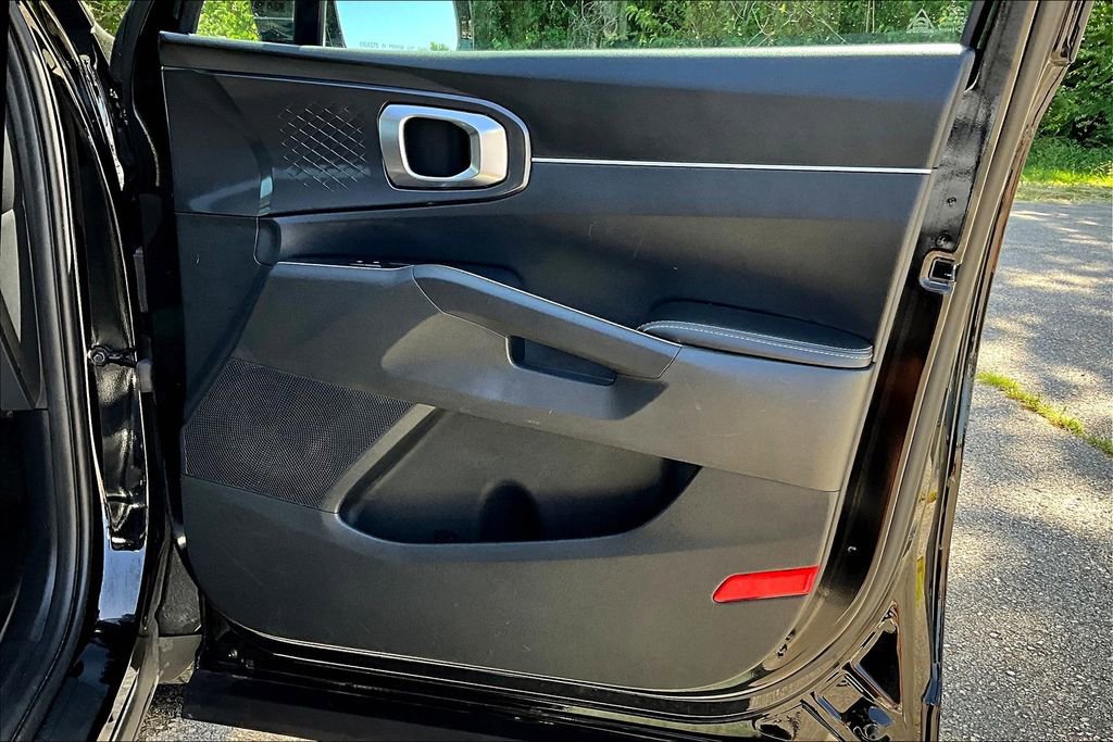 Used 2024 Kia Sorento S image 25