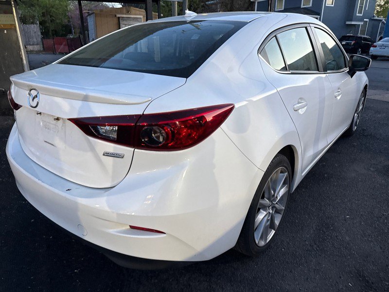Used 2017 MAZDA MAZDA3 Touring w/ Popular Equipment Package image 4
