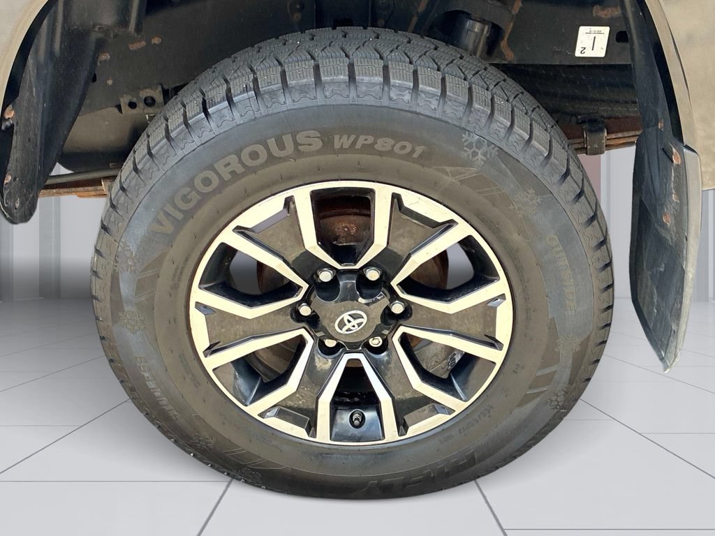 Used 2021 Toyota Tacoma 4x4 Double Cab w/ Tacoma SR5 Package image 11