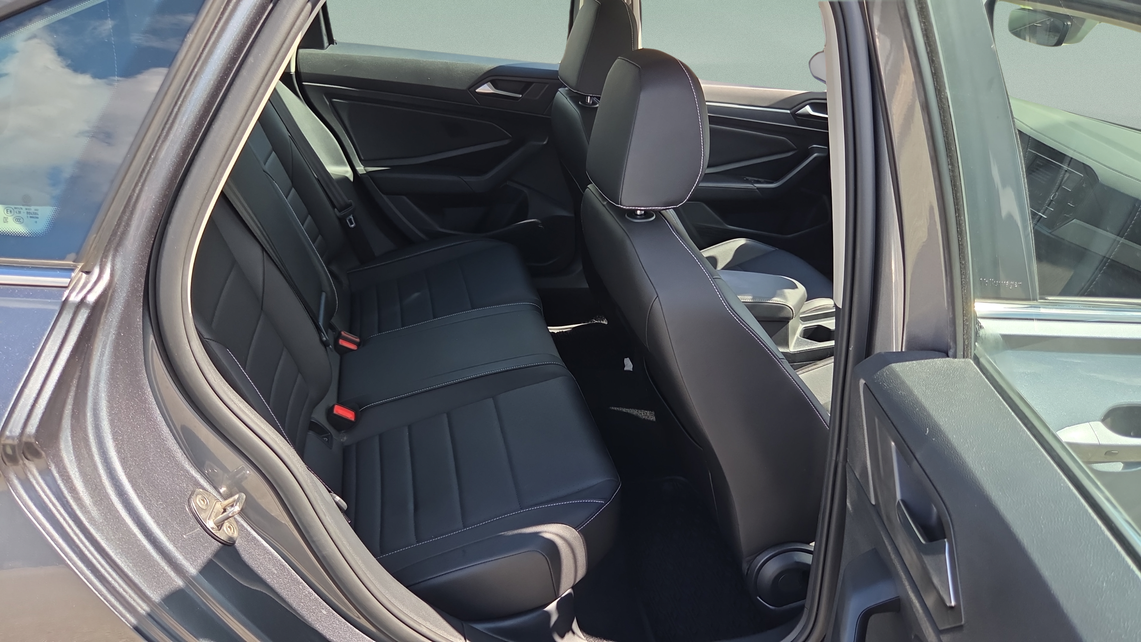 Used 2023 Volkswagen Jetta SE w/ Panoramic Sunroof Package FWD image 14