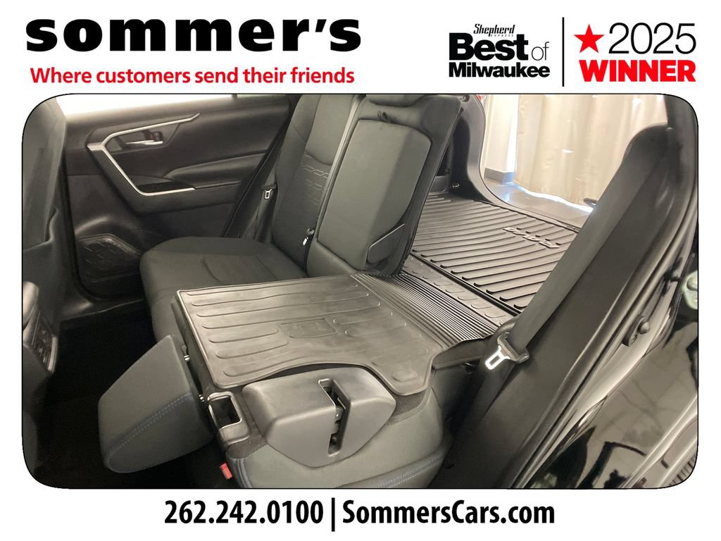 Used 2024 Toyota RAV4 SE w/ Convenience Package AWD/4WD image 27