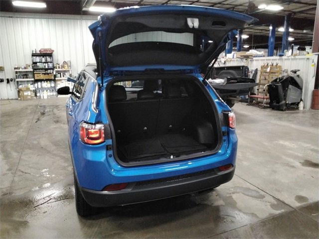 Used 2024 Jeep Compass Limited image 12