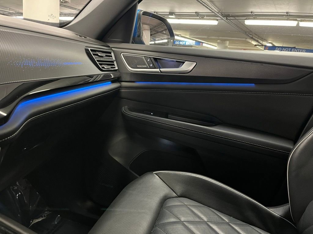 Used 2025 Volkswagen Atlas Cross Sport SEL Premium R-Line image 32