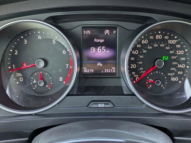 Used 2020 Volkswagen Tiguan SE w/ Panoramic Sunroof Package image 11