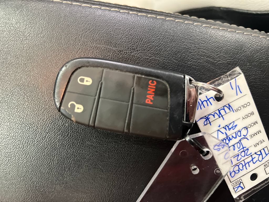 Used 2021 Jeep Compass Latitude FWD image 31