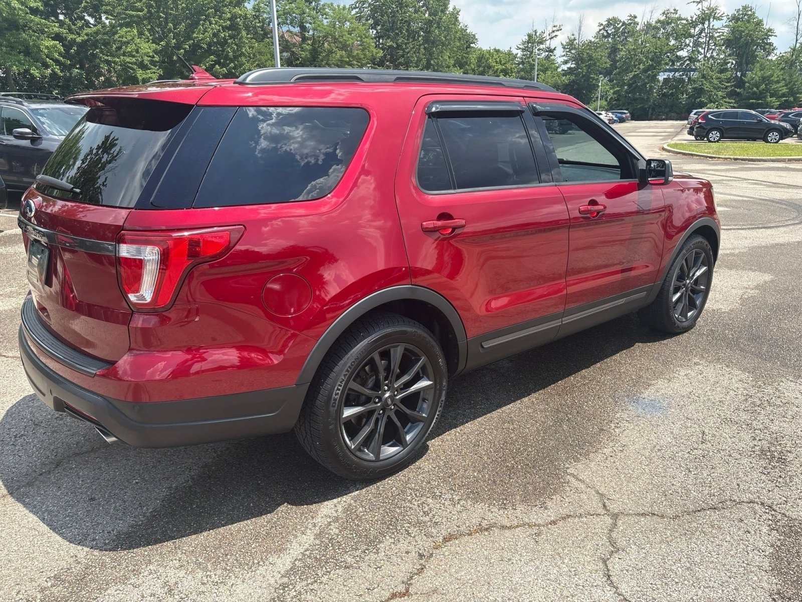 Used 2019 Ford Explorer XLT w/ Equipment Group 202A FWD image 18