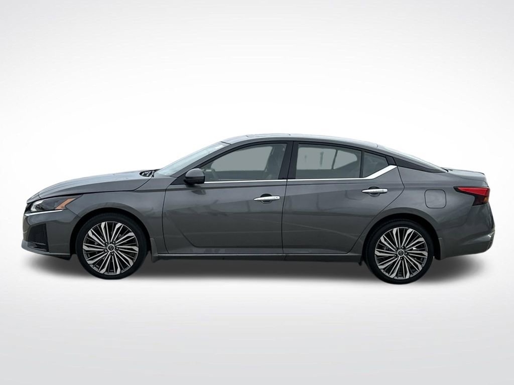 New 2025 Nissan Altima 2.5 SL AWD/4WD image 2