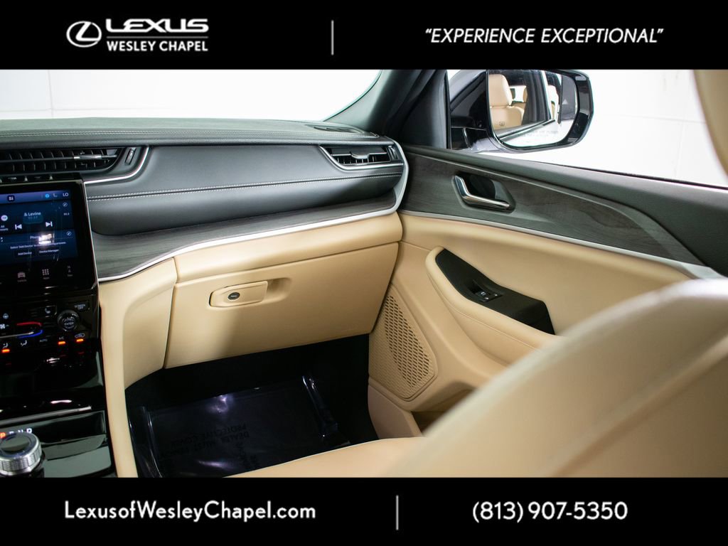 Used 2024 Jeep Grand Cherokee L Limited w/ Black Appearance Package RWD image 30