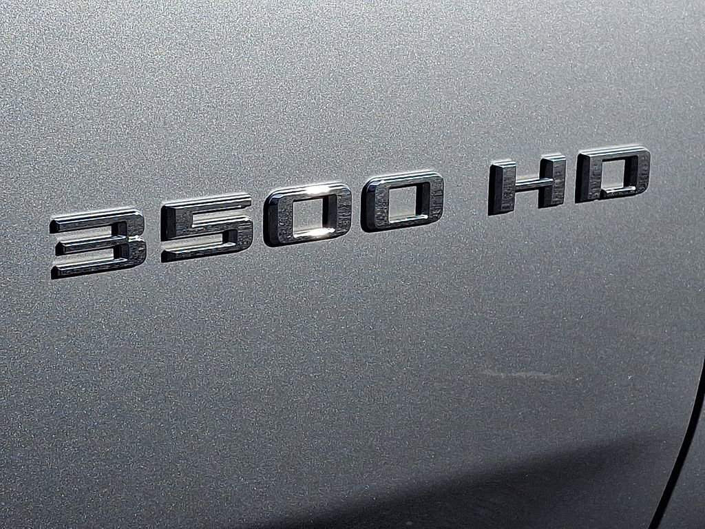 Used 2025 Chevrolet Silverado 3500 LTZ w/ LTZ Convenience Package image 35