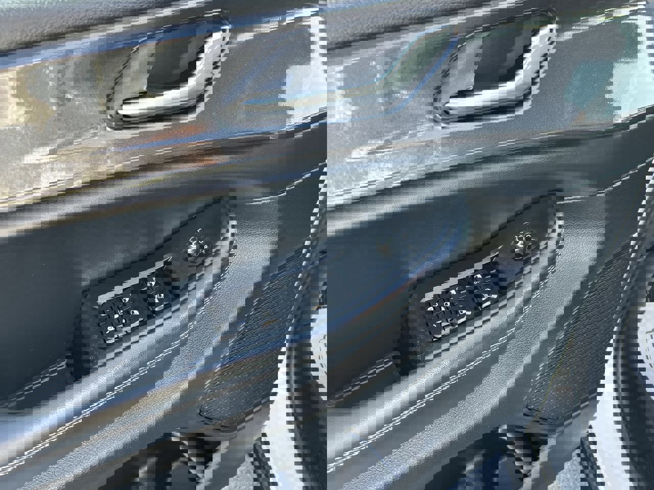 Used 2023 Jeep Grand Cherokee L Laredo image 21