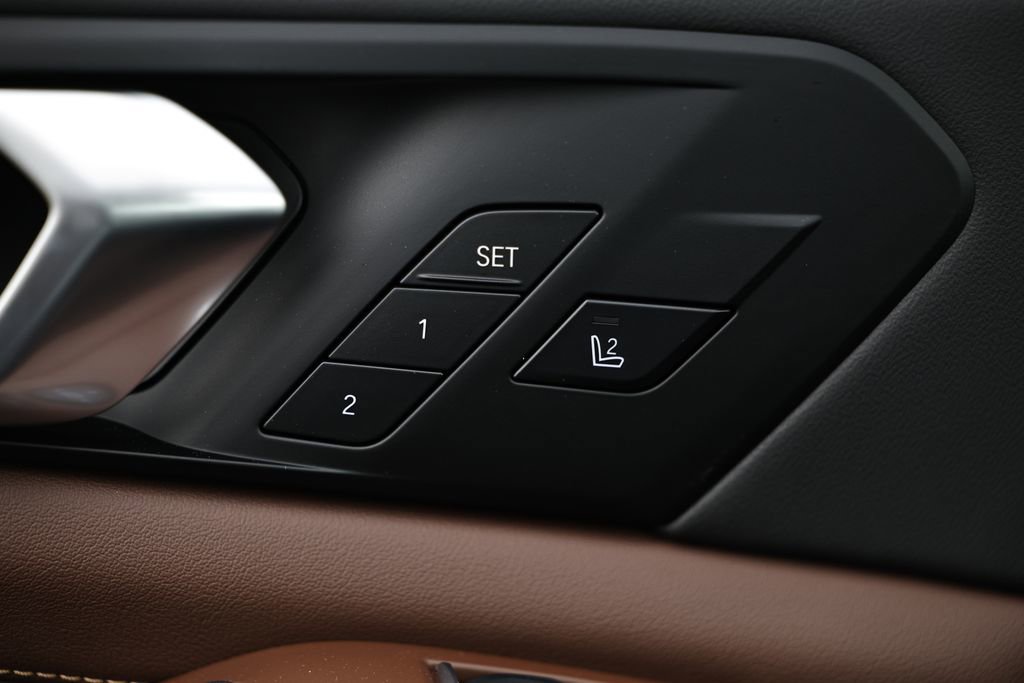 New 2026 BMW X5 xDrive50e w/ M Sport Package image 29