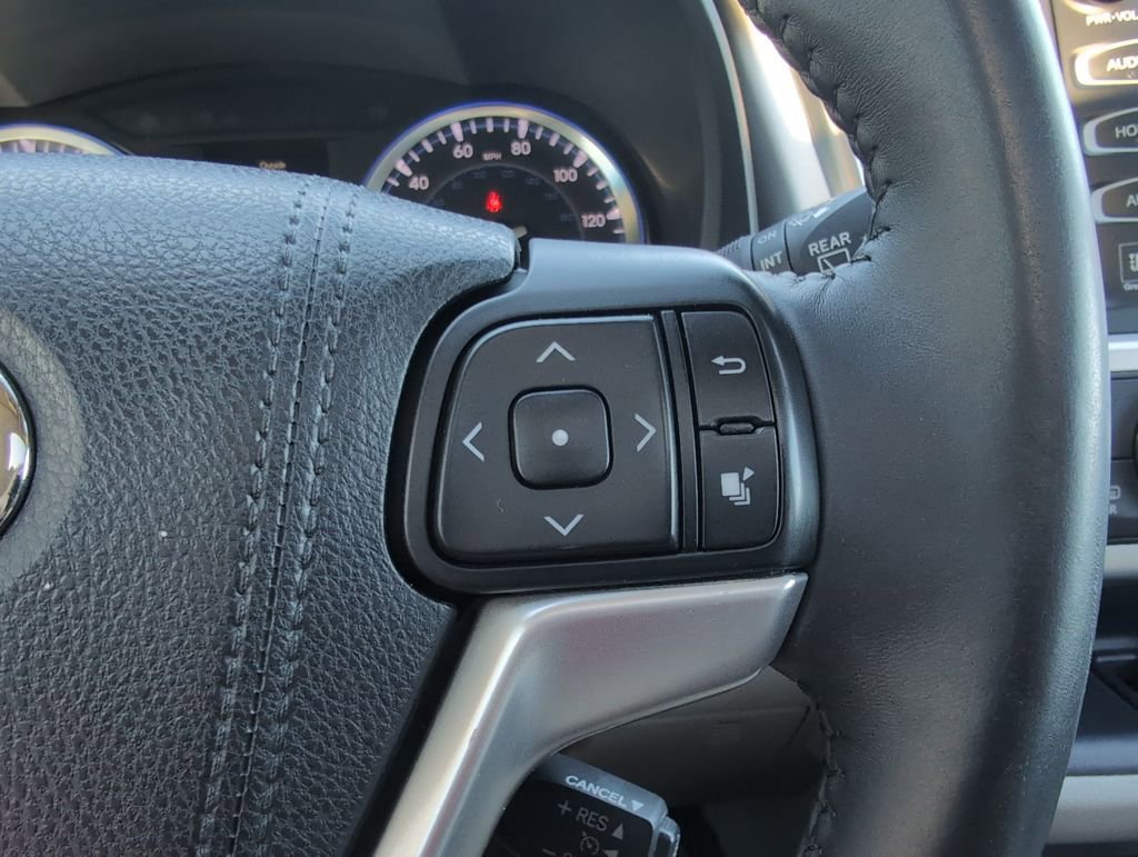 Used 2016 Toyota Highlander Limited image 22