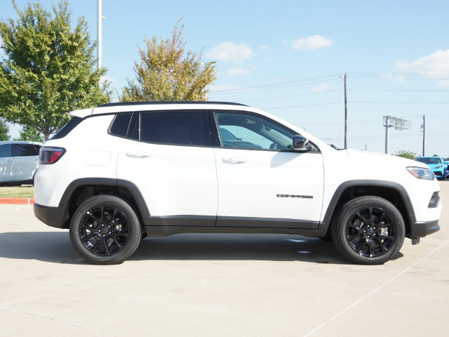 New 2026 Jeep Compass Latitude AWD/4WD image 11
