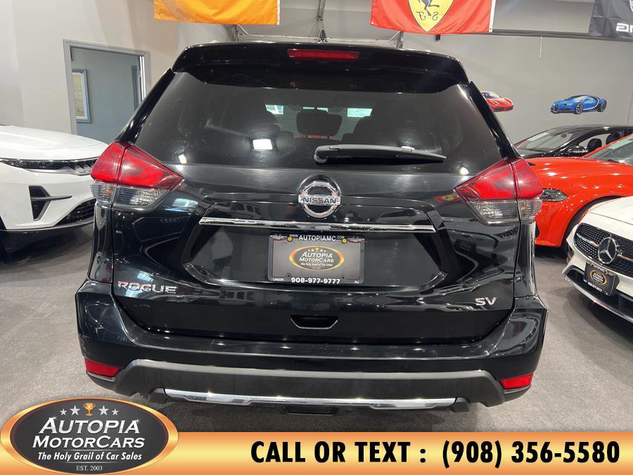 Used 2017 Nissan Rogue SV image 5