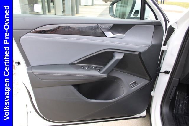 Used 2025 Volkswagen Tiguan SE image 19