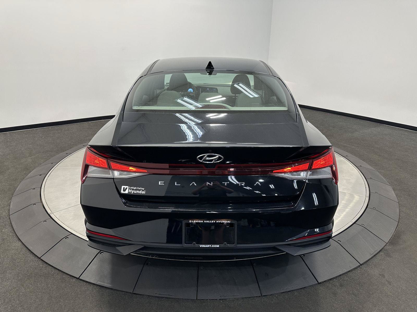 Certified 2023 Hyundai Elantra SEL w/ Convenience Package FWD image 6