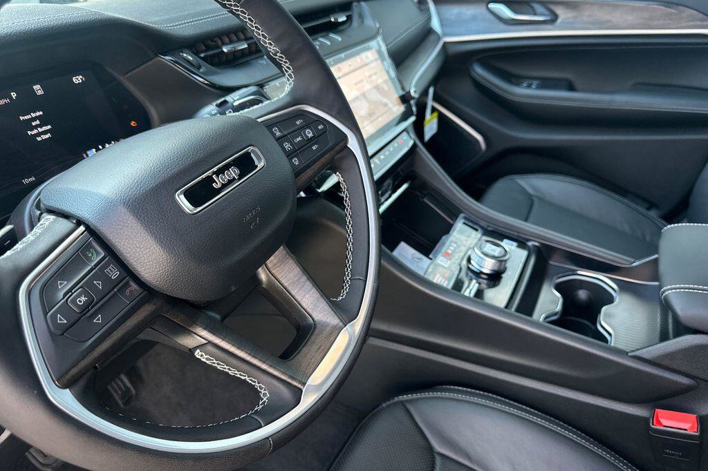 New 2026 Jeep Grand Cherokee L Limited AWD/4WD image 10