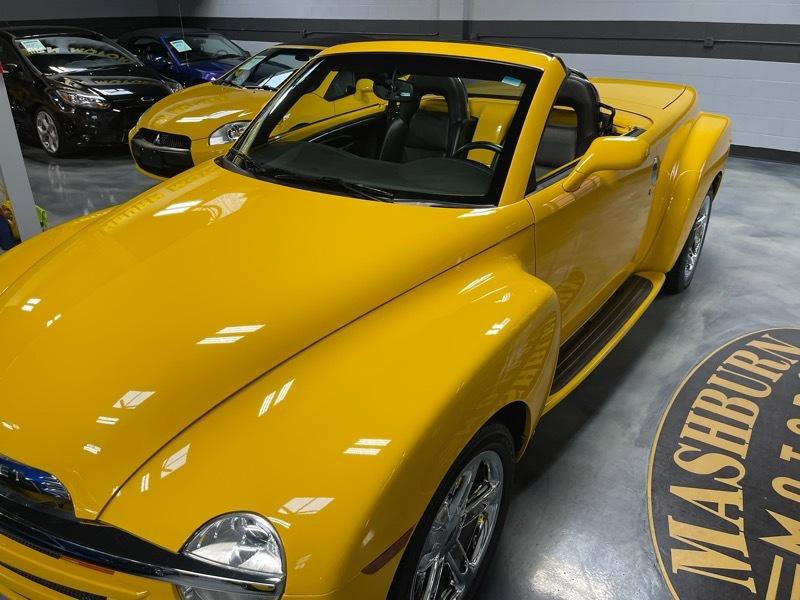 Used 2006 Chevrolet SSR w/ Preferred Equipment Group RWD image 61