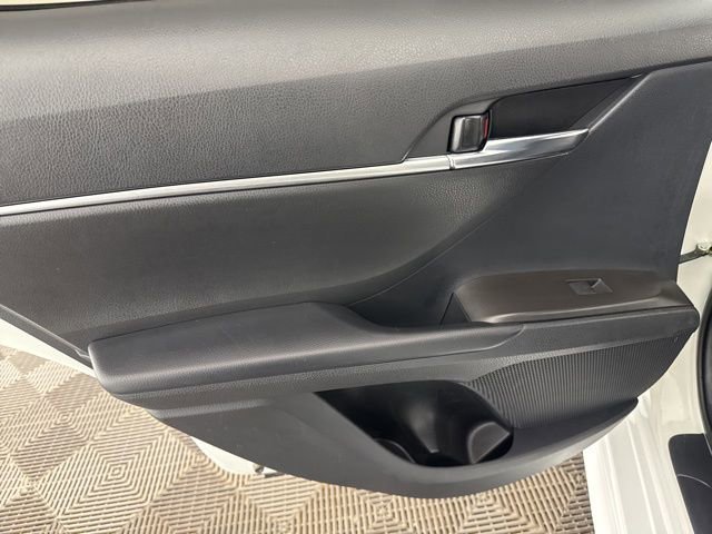 Used 2021 Toyota Camry SE image 23