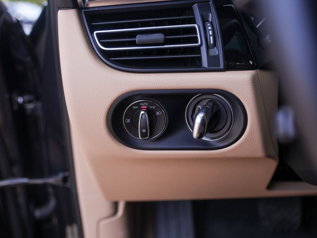 Certified 2026 Porsche Macan AWD/4WD image 57
