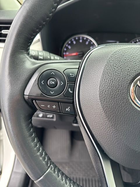 Used 2022 Toyota RAV4 XLE Premium image 23