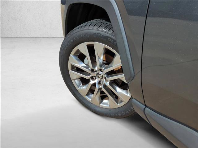 Used 2021 Toyota RAV4 XLE Premium FWD image 6