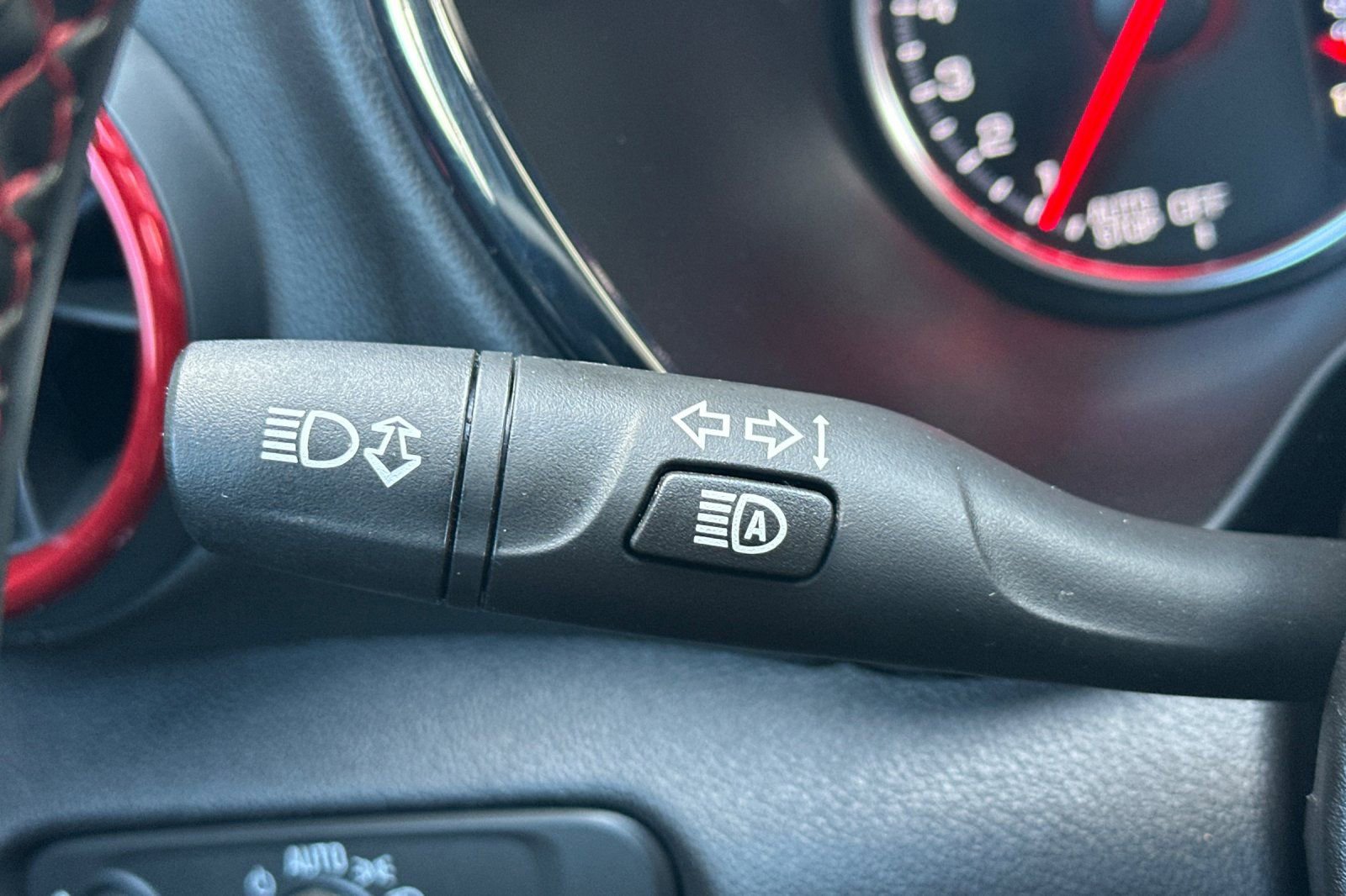 Used 2025 Chevrolet Blazer RS image 39