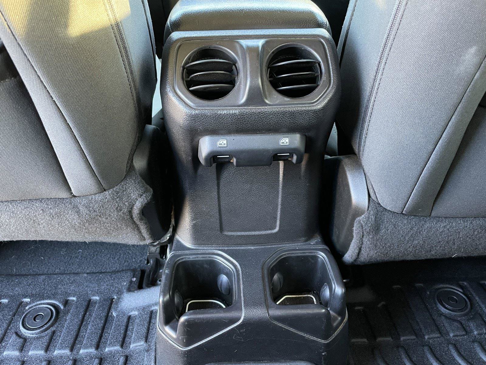 Used 2018 Jeep Wrangler Unlimited Sport S image 32