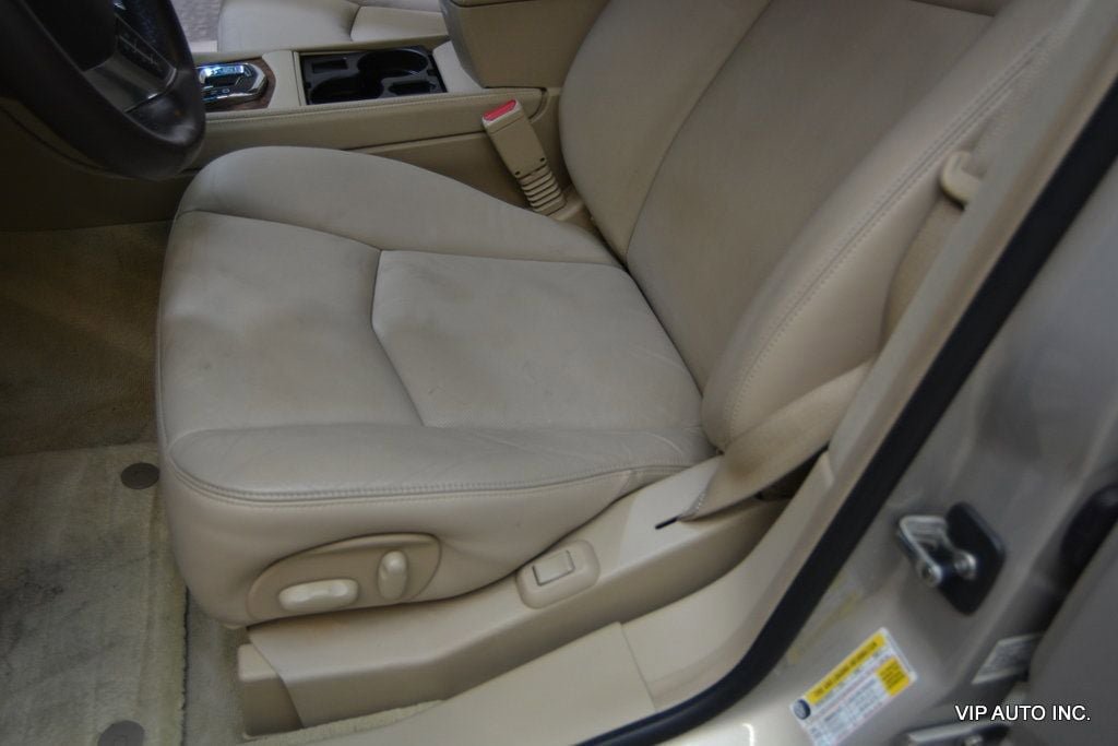 Used 2008 Cadillac SRX w/ Utility Package RWD image 17