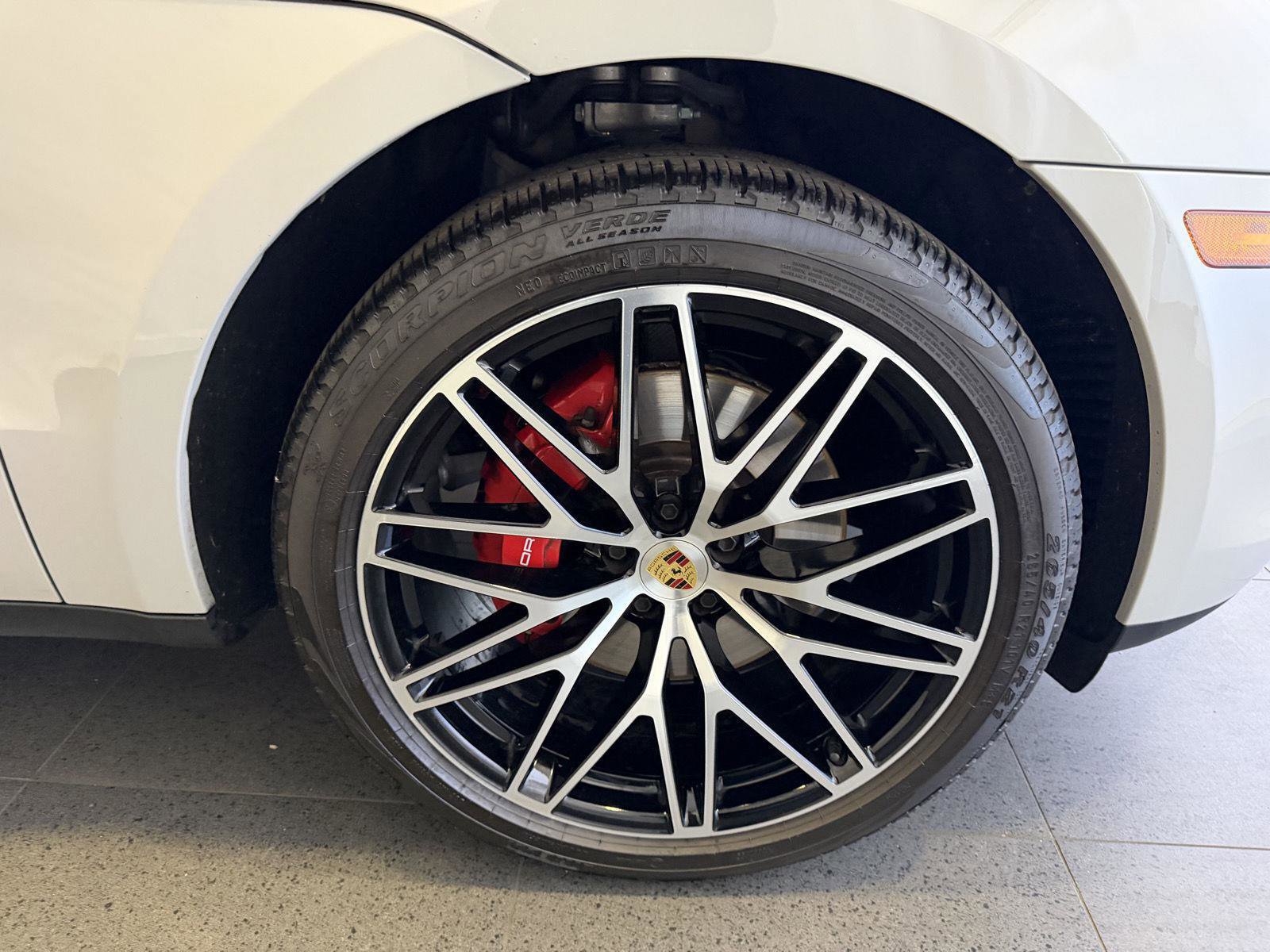 Used 2025 Porsche Macan S image 13