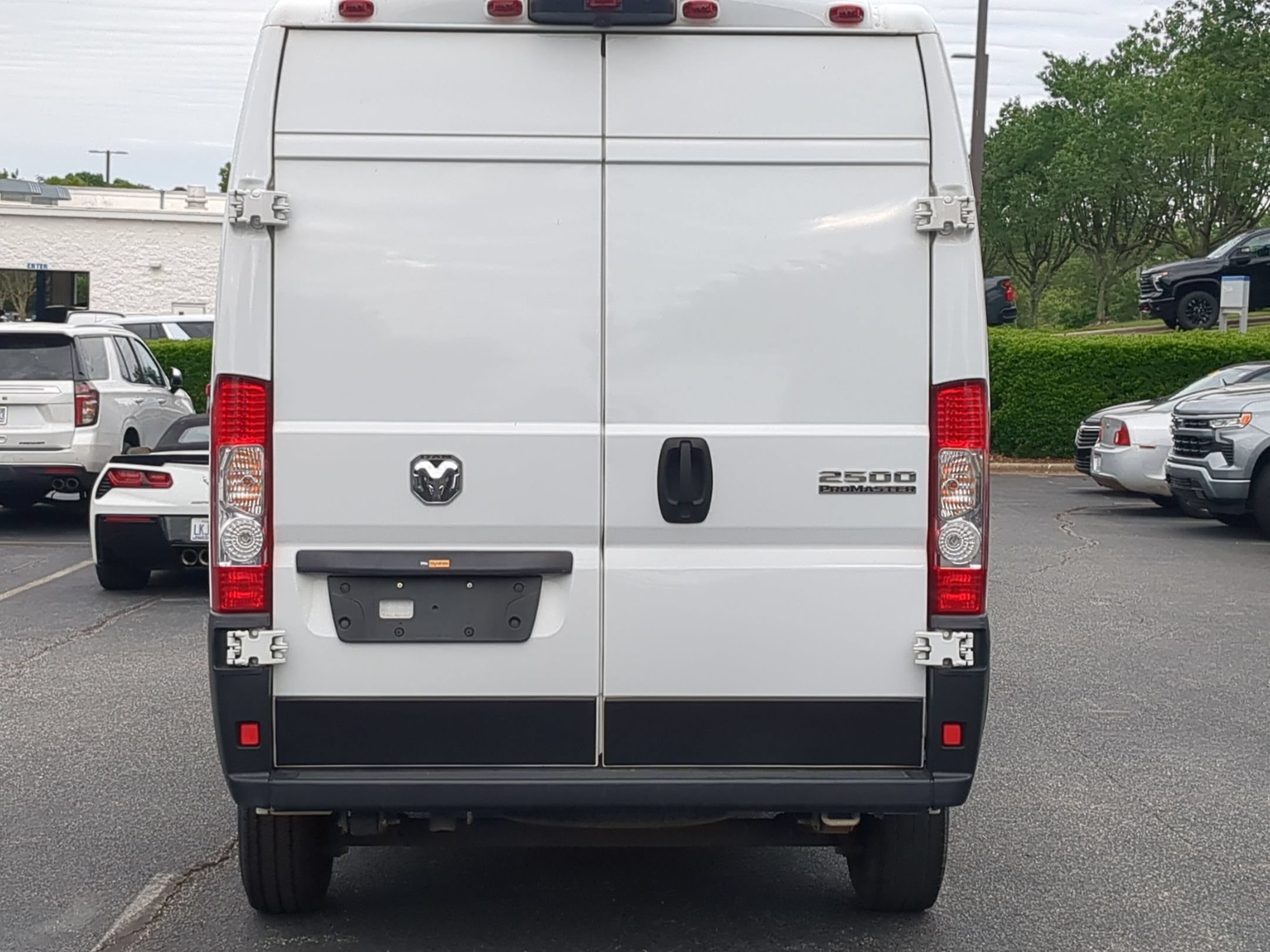Used 2025 RAM ProMaster 2500 w/ Convenience Group FWD image 9