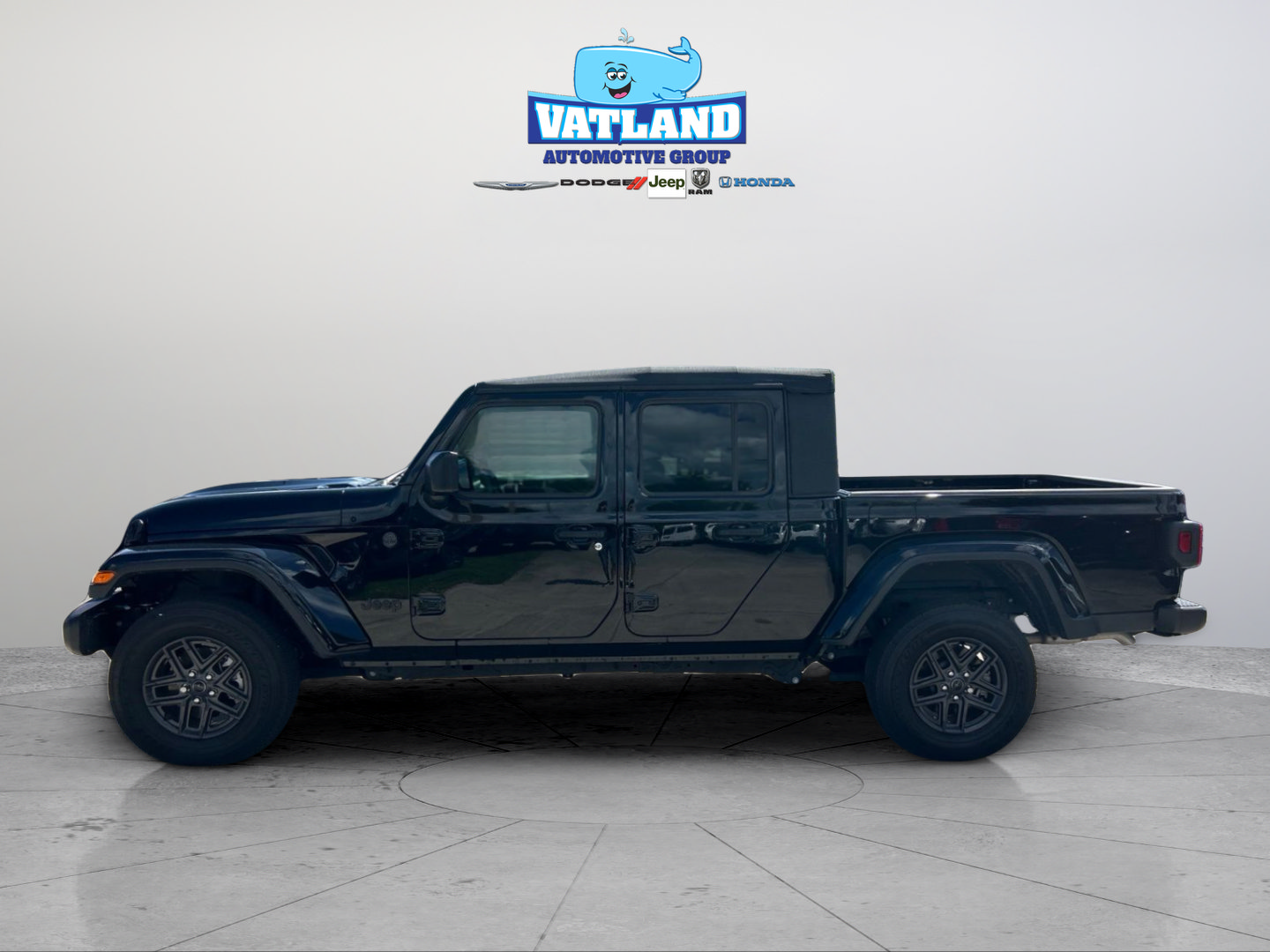 Certified 2025 Jeep Gladiator Sport AWD/4WD image 2