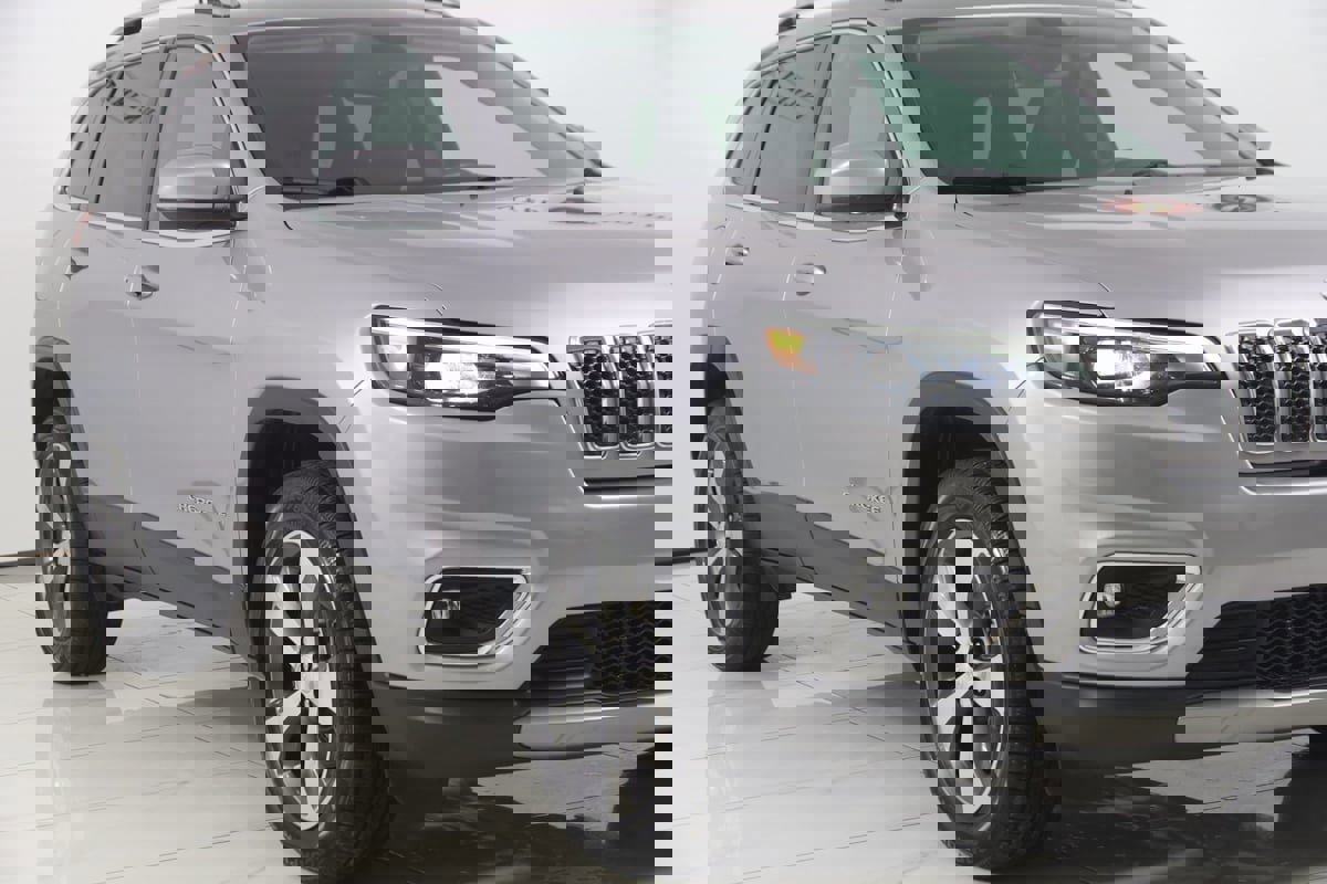 Used 2020 Jeep Cherokee Limited image 37