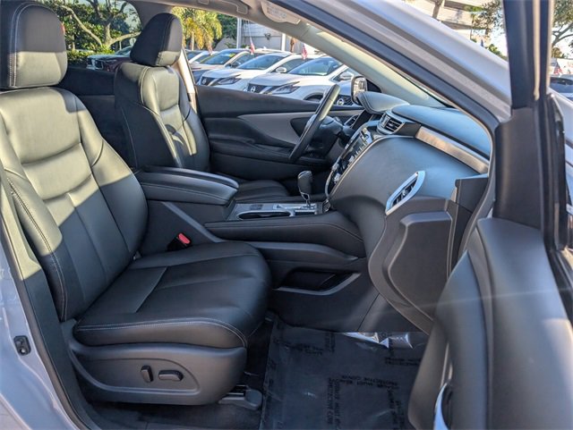 Used 2024 Nissan Murano SV w/ SV Midnight Edition Package image 18