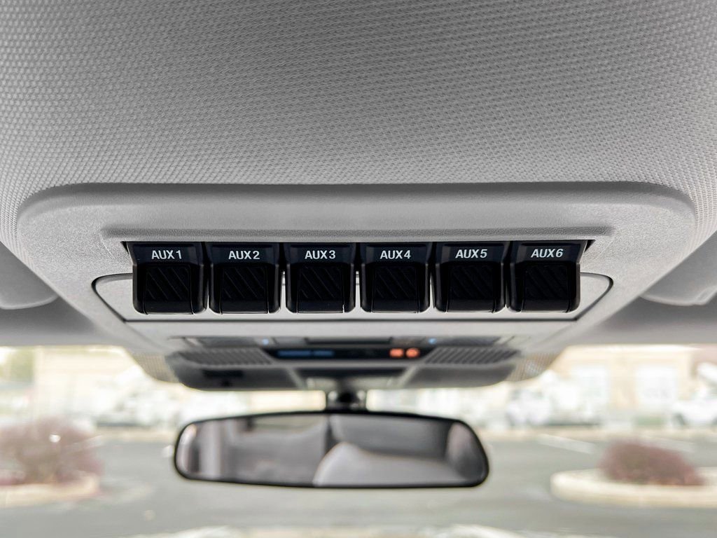 Used 2024 Ford F550 XLT image 21