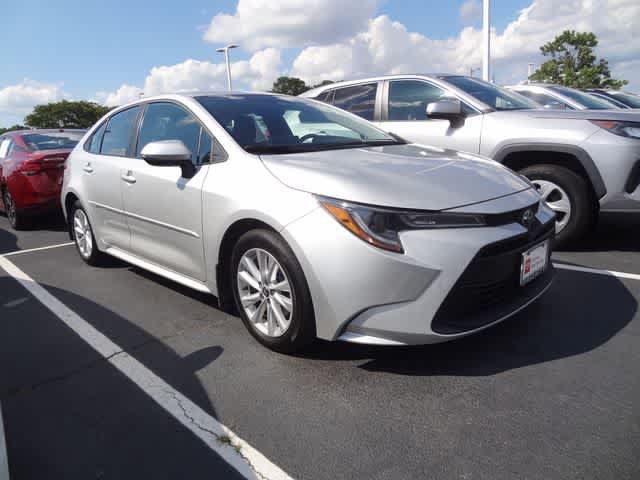 Certified 2025 Toyota Corolla LE w/ LE Premium Package FWD image 3
