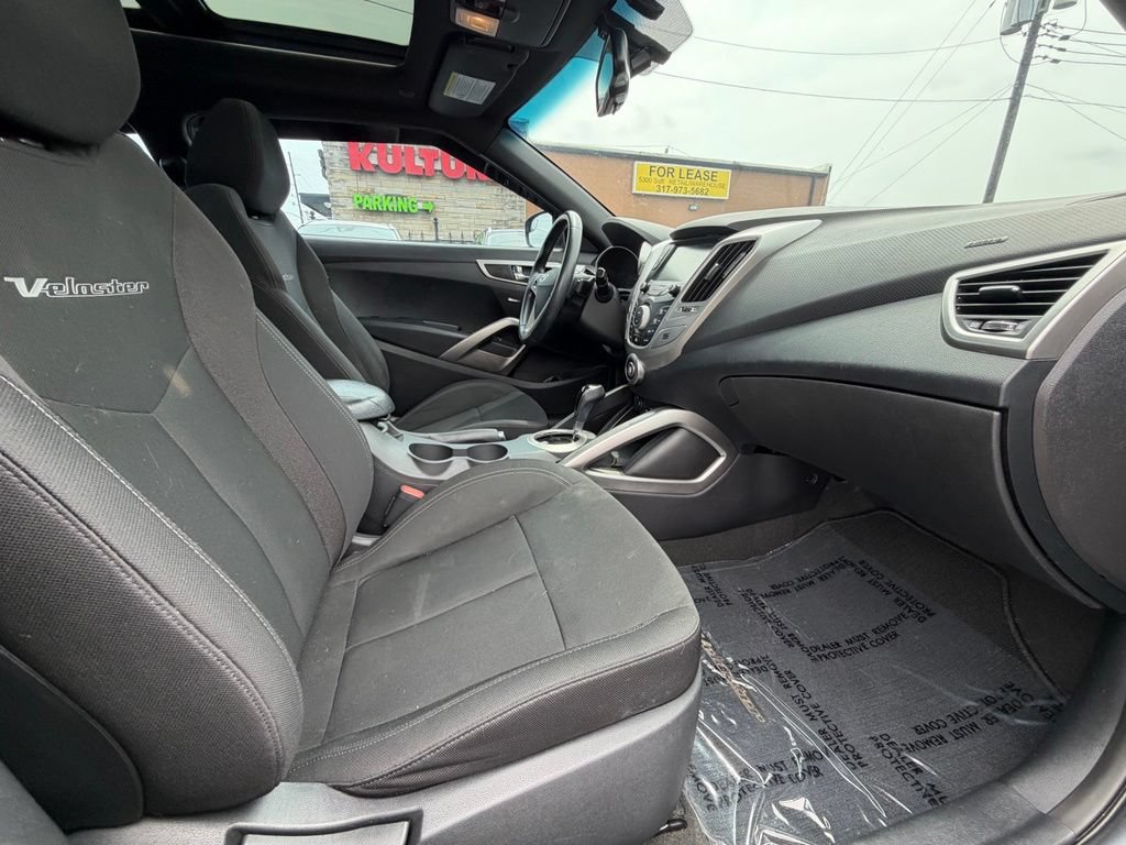 Used 2017 Hyundai Veloster Value Edition FWD image 23