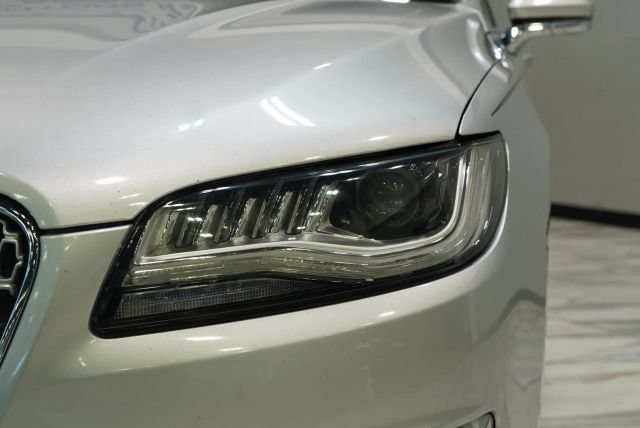 Used 2017 Lincoln MKZ Select w/ Climate Package FWD image 5