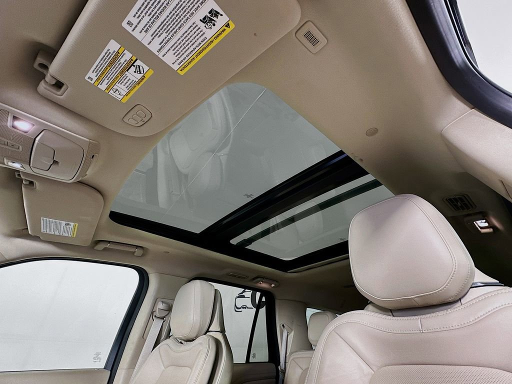 Used 2020 Lincoln Navigator Reserve w/ Equipment Group 208A Reserve image 27