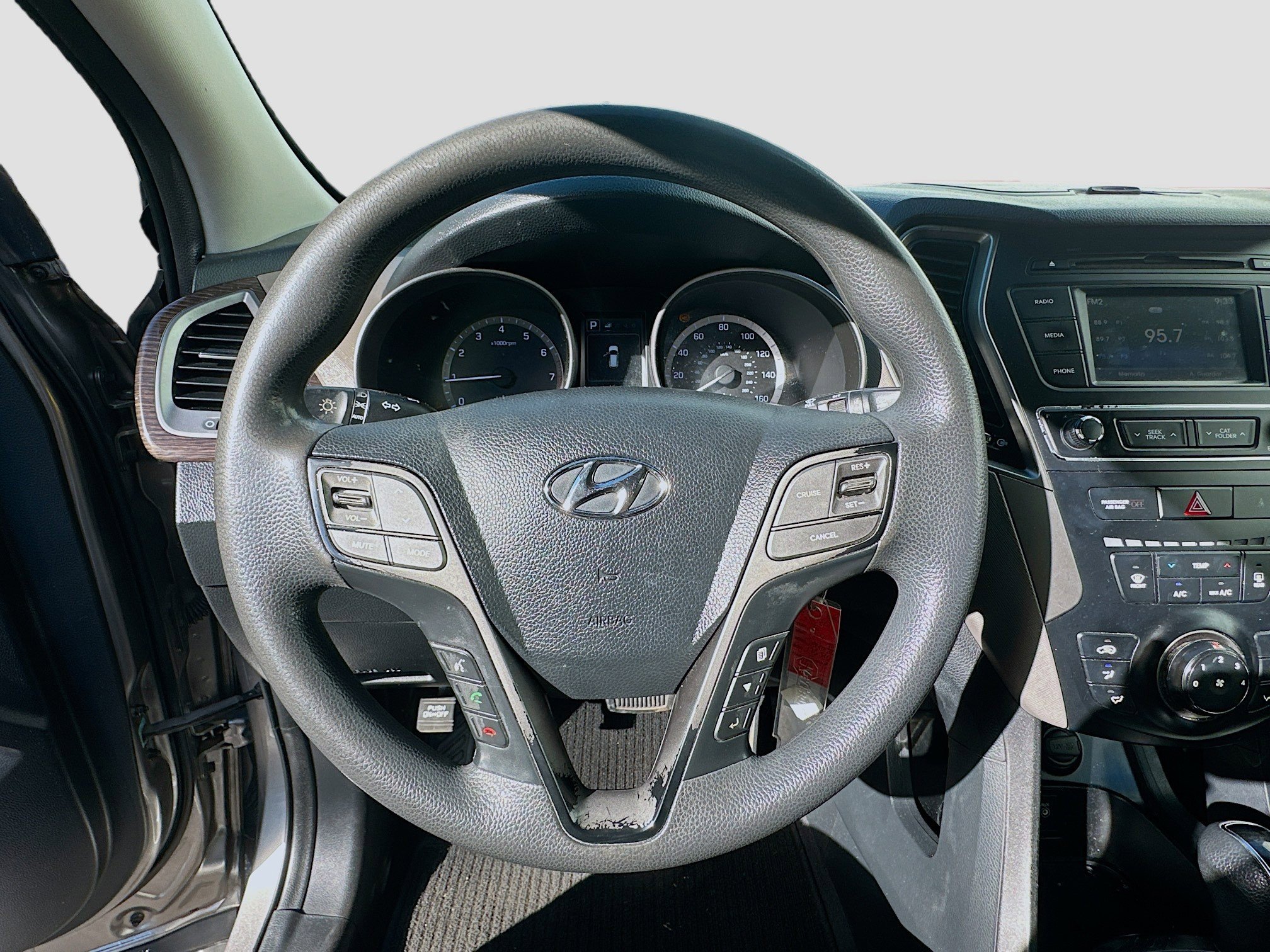 Used 2017 Hyundai Santa Fe Sport image 8