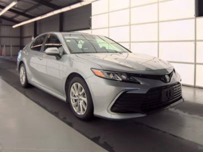 Used 2024 Toyota Camry LE FWD image 4