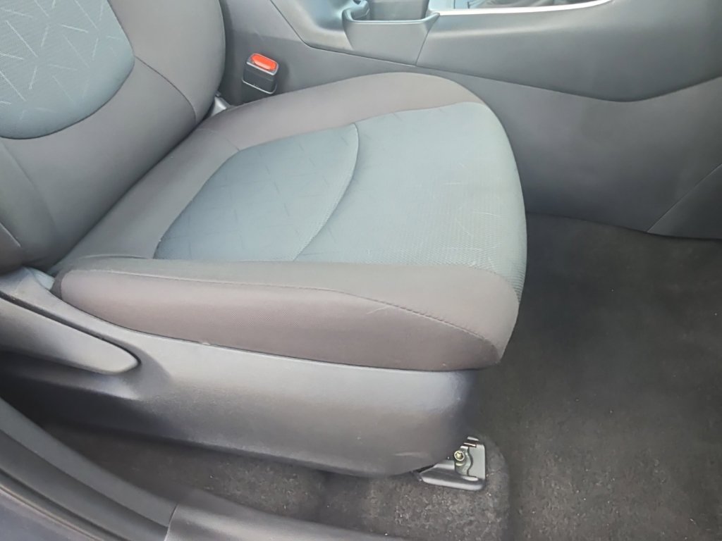 Used 2025 Toyota RAV4 XLE AWD/4WD image 17