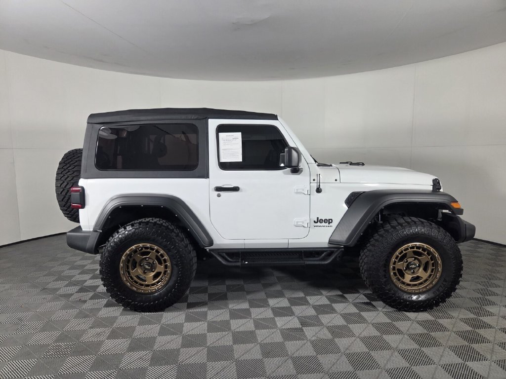 Used 2022 Jeep Wrangler Sport AWD/4WD image 5