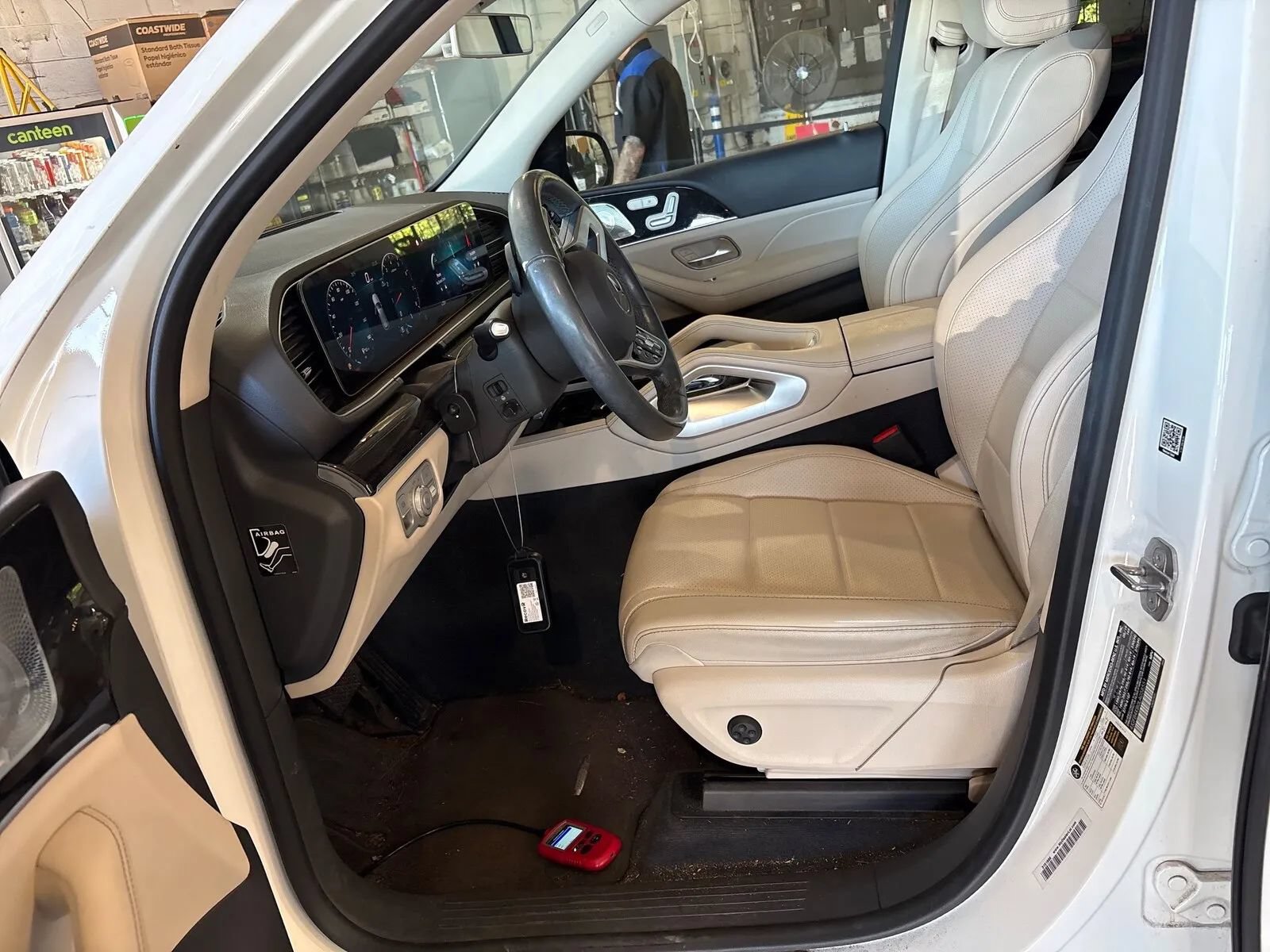 Used 2020 Mercedes-Benz GLE 350 4MATIC image 4