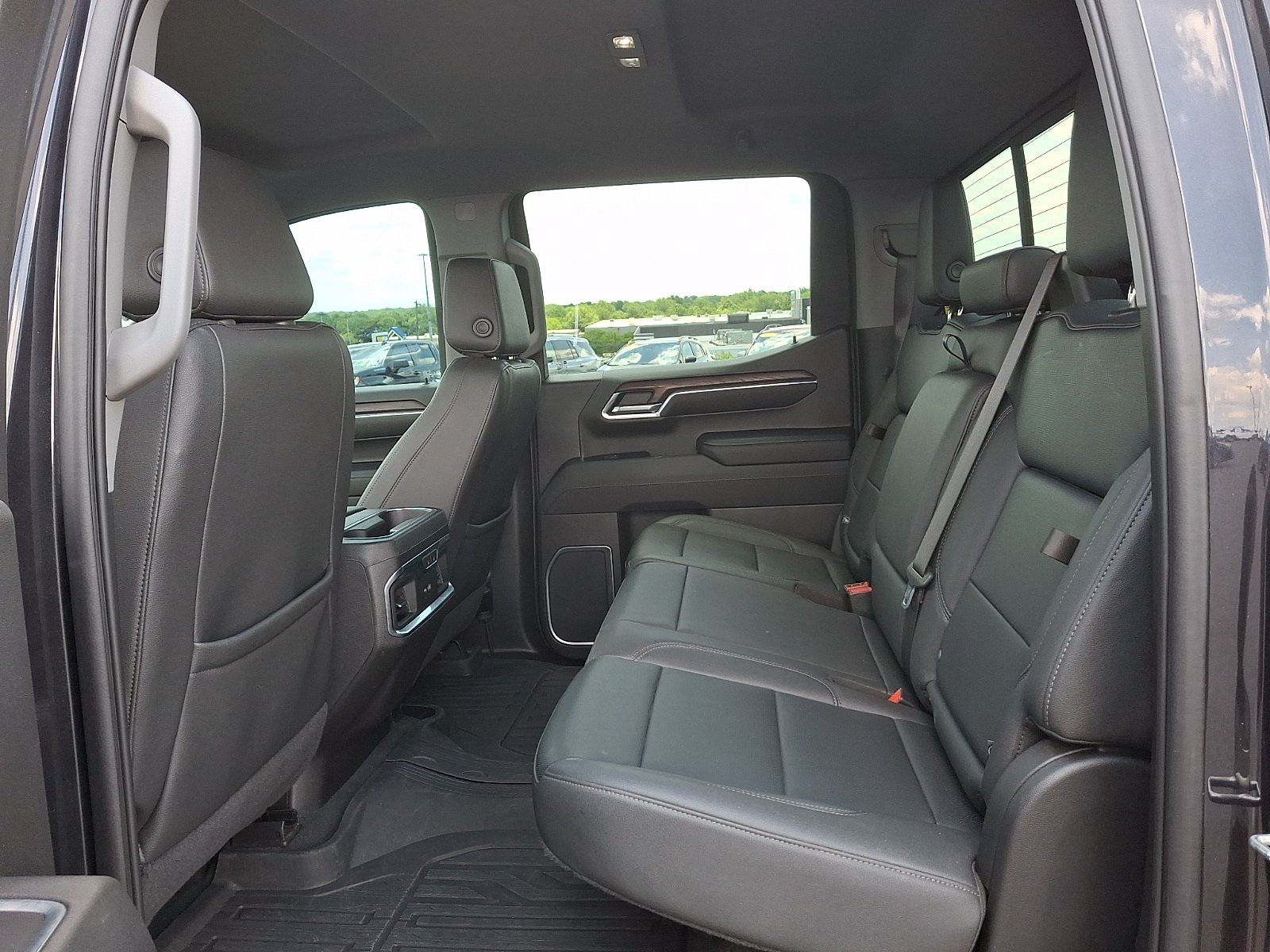 Used 2023 GMC Sierra 1500 SLT w/ SLT Premium Plus Package AWD/4WD image 10