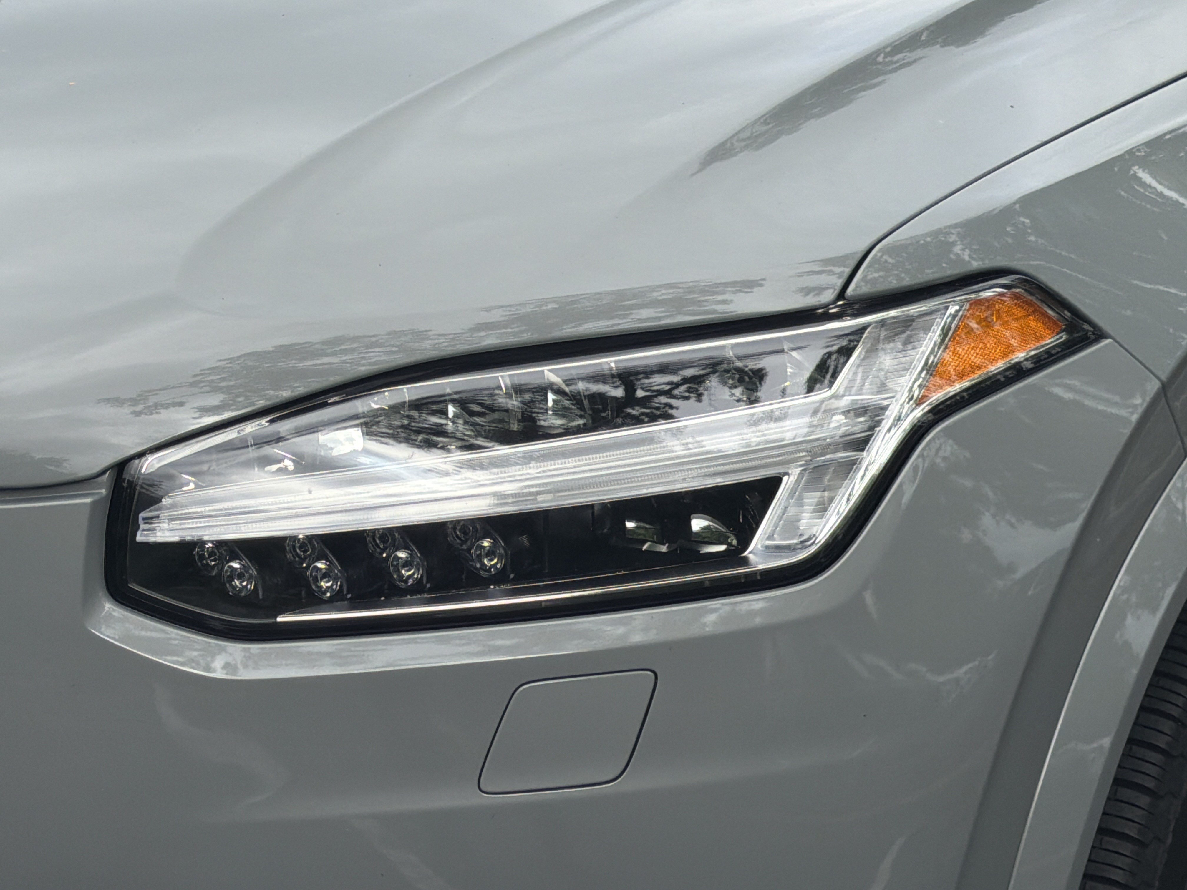 Certified 2025 Volvo XC90 B5 Plus w/ Protection Package Premier AWD/4WD image 6